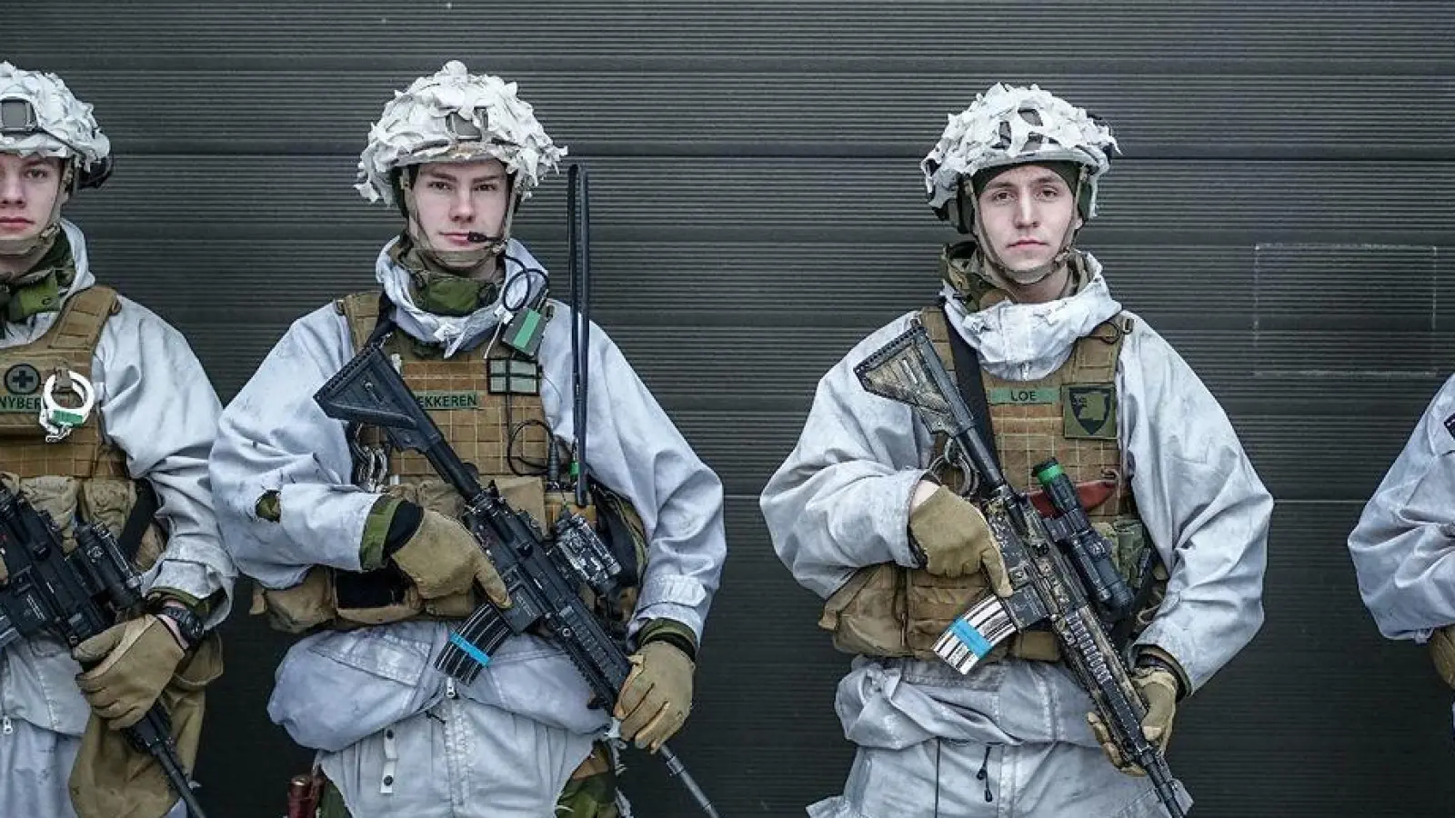 Norwegische Grenzsoldaten an einer Grenzstation. (Foto: Kay Nietfeld/dpa)