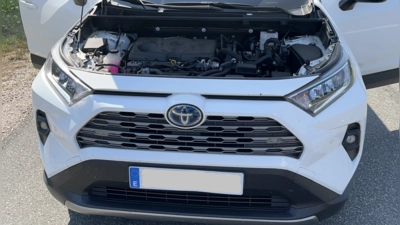 Die Polizei hatte auf der A6 ein wachsames Auge und stieß auf ein gestohlenes Auto. Die Fahrzeugidentifizierungsnummer war umgeschlagen. (Foto: Polizeipräsidium Mittelfranken)