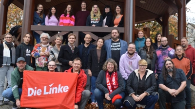 Diese Kandidatinnen und Kandidaten stellen sich bei der Partei „Die Linke” für den Kreistag zur Wahl. (Foto: Johannes Zimmermann)