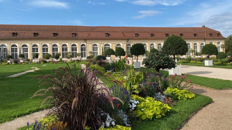 Der markgräfliche Hofgarten eignet sich für entspannte Spaziergänge.  (Foto: Manfred Blendinger)