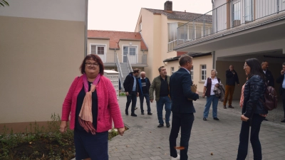 Aus einem alten Bauernhof in der Bad Windsheimer Metzgergasse ist ein Campus für Pflege-Auszubildende geworden. Ein Pilotprojekt, das durchaus Schule machen könnte. (Foto: Johannes Zimmermann)