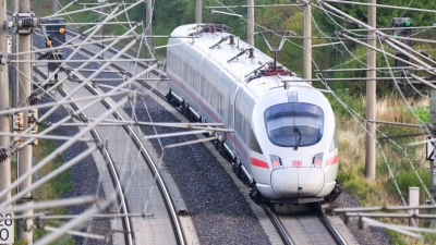 Die Deutsche Bahn beginnt am 1. Mai eine umfassende Sanierung der Strecke zwischen Hamburg und Hannover. (Archivbild) (Foto: Julian Stratenschulte/dpa)