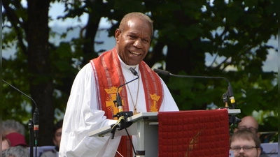 Bischof Dr. Jack Urame der Evangelisch-Lutherischen Kirche Papua-Neuguinea hielt die Predigt. (Foto: Peter Tippl)