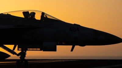 US-Militär verkündete, neue Angriffe auf Ziele im Iran geflogen zu haben. (Archivbild) (Foto: Bernat Armangue/AP/dpa)