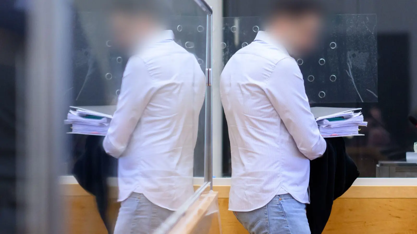 Ein Staatsanwalt verrät Interna an Drogenbosse - und wird dafür verurteilt. (Archivbild)  (Foto: Julian Stratenschulte/dpa)