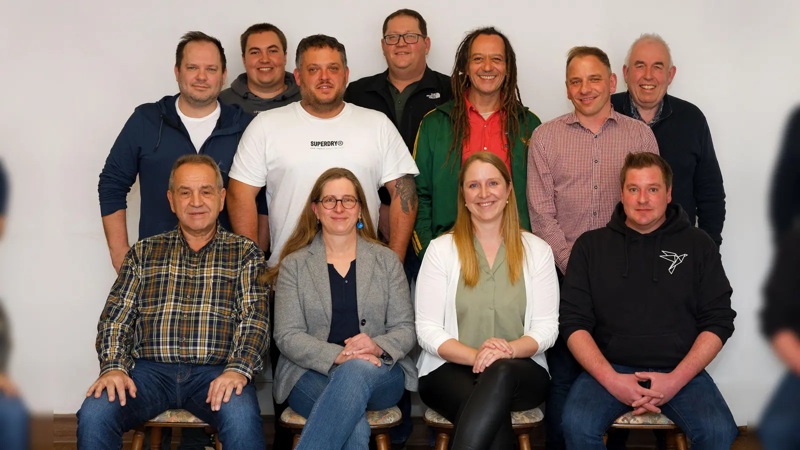 Mit diesem Team tritt die Bürgerliste Wieseth bei der Kommunalwahl an (vorne, von links:) Walter Kollmar, Anja Kirchberger, Bianca Beck und Matthias Haag sowie (hinten, von links) Christoph Krauß, Michael Buckel, Markus Deffner, Jürgen Keitel, Maximilian Sorg, Bernd Hiller und Dr. Hans Lutz. Auf dem Bild fehlt Norbert Sindel. (Foto: Josef Pfahler)