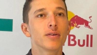 Florian Lipowitz bei der Medienrunde im Teamhotel in Narbonne. (Foto: Felix Schröder/dpa)