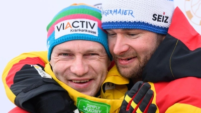 Zwischen Francesco Friedrich (links) und Johannes Lochner herrscht neuerdings Stunk. (Foto: Robert Michael/dpa)