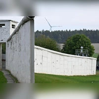 In Mödlareuth sind noch Teile der Mauer zu sehen. (Archivbild) (Foto: Martin Schutt/dpa)
