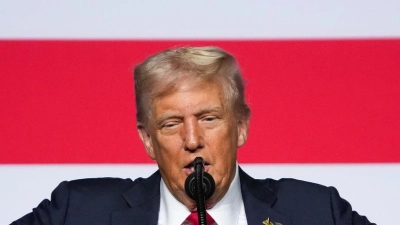 Trump wünscht, dass die Unis verbieten, was „konservative Ideen bestrafen, herabsetzen oder sogar Gewalt gegen sie anstiften könnte“.   (Foto: Andrew Harnik/Pool Getty Images North America/AP/dpa)