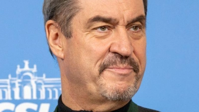 Markus Söder will die Hymnenpflicht bei Schulabschlüssen. (Foto: Pia Bayer/dpa)