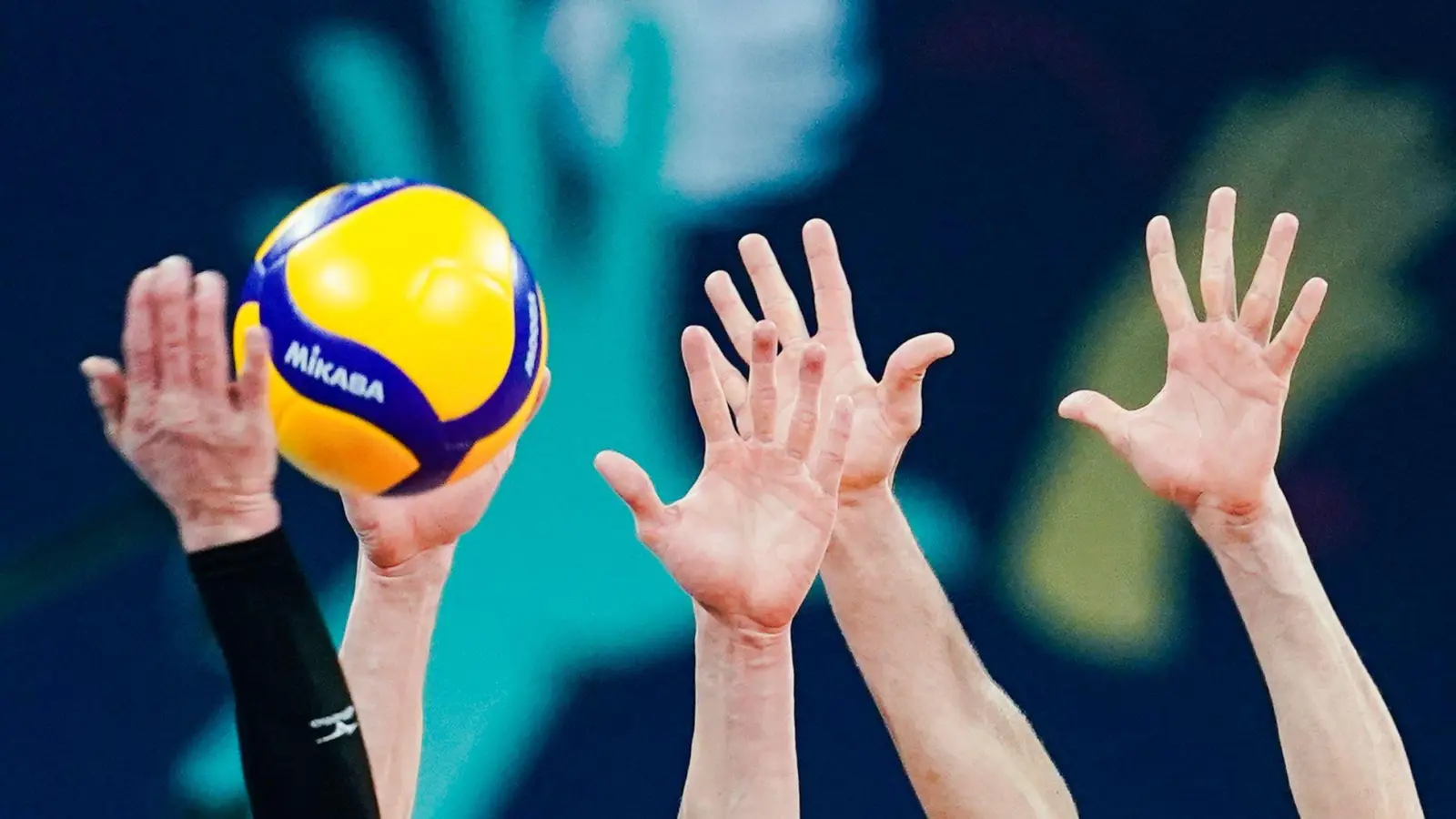 Die bayerischen Volleyball-Bundesligisten Herrsching und Unterhaching fusionieren. (Symbolbild) (Foto: Uwe Anspach/dpa)