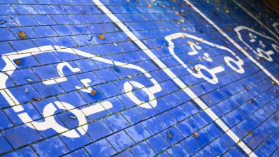 Nach rund zwei Jahren Förderstopp gibt der Staat wieder Geld für den Kauf von Elektroautos. (Foto: Julian Stratenschulte/dpa)