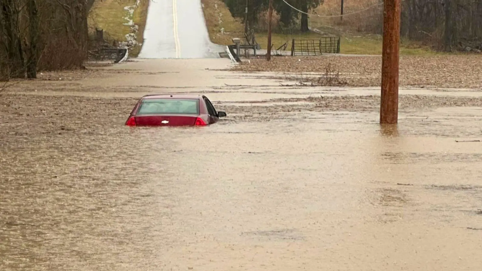 Bei schweren Überflutungen in Kentucky kamen mindestens acht Menschen ums Leben.  (Foto: -/Warren County Sheriff's Office via AP/dpa)