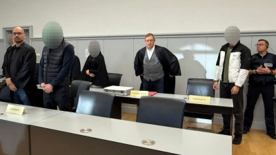Im Raum steht der Verdacht, dass die vier jungen Menschen als sogenannte „Wegwerfagenten“ für einen bislang unbekannten Auftraggeber gehandelt haben könnten. (Foto: Nico Pointner/dpa)