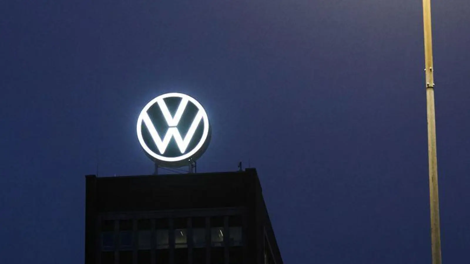 Volkswagen steuert auf ein Verlustjahr zu.  (Foto: Julian Stratenschulte/dpa)