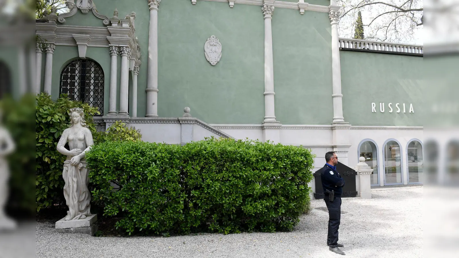 Der russische Pavillon auf dem Biennale-Gelände stammt noch aus Zarenzeiten. (Archivbild) (Foto: Felix Hörhager/dpa)
