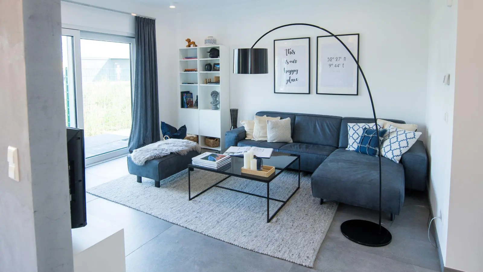 Der Umfang der Möblierung kann stark variieren. Wichtig ist, dass der Mietvertrag klar regelt, welche Möbel enthalten sind. (Foto: Andrea Warnecke/dpa-tmn)