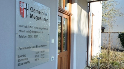 Das Büro des 1. Bürgermeisters in Megeseheim könnte nach der Wahl am 8. März zunächst leer bleiben. (Foto: Malin Wunderlich/dpa)