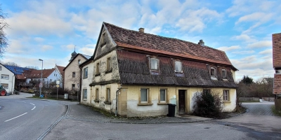 Das Schächthaus in Ermetzhofen 61 ist von drei Straßen umgeben. (Foto: Nina Daebel)