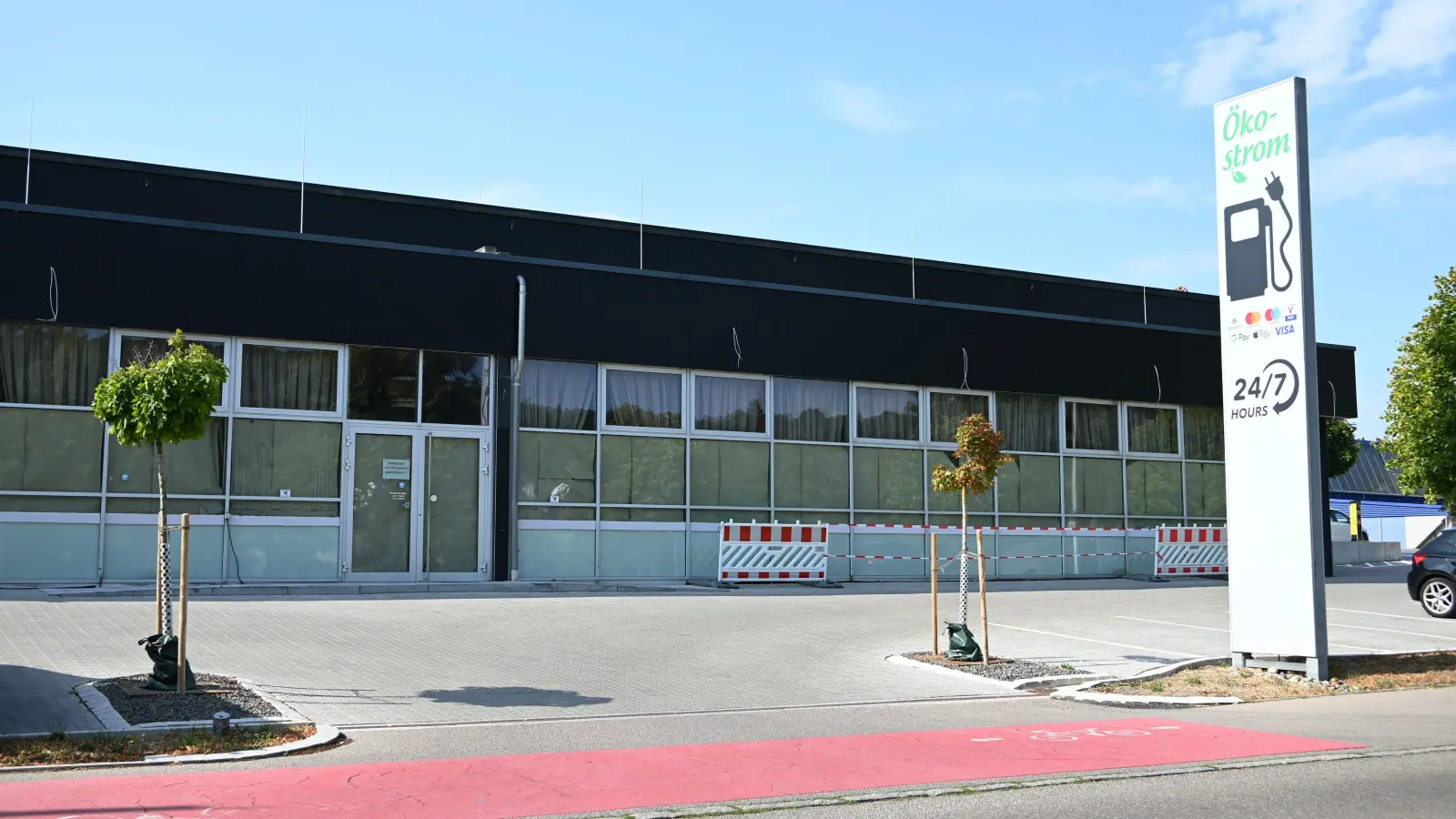 Das vor vielen Jahren geschlossene Restaurant in der Schalkhäuser Landstraße wird saniert. Die Fläche bietet Platz für 400 Gäste.  (Foto: Luca Paul)