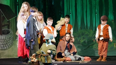 Bei der „Schneekönigin” wirken viele Kinder und Jugendliche aus dem Theater- und Kulturverein mit. (Foto: Theater- und Kulturverein Burgoberbach)