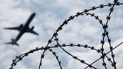 Zu Beginn des neuen Jahres gibt es weitere Abschiebungen nach Afghanistan. (Archivfoto) (Foto: Sebastian Gollnow/dpa)