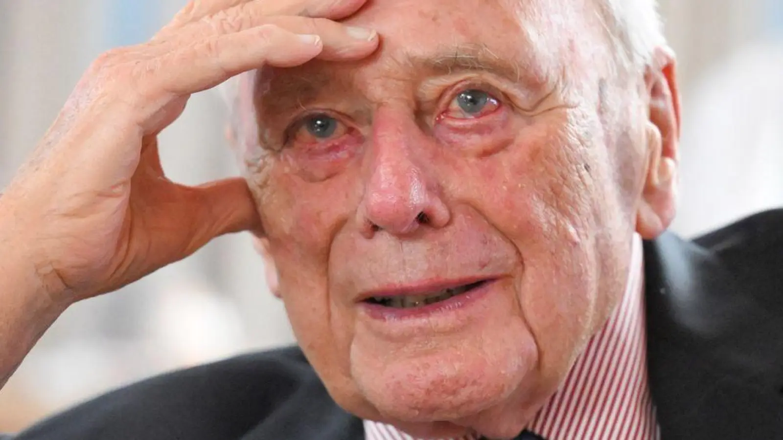 Mit einem Fake-Video von Reinhold Würth versuchen Betrüger, groß Kasse zu machen. (Archivbild) (Foto: Bernd Weißbrod/dpa)