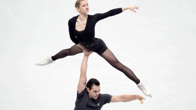 Minerva Hase und Nikita Volodin - hier im Training - liegen nach dem Kurzprogramm bei der EM auf dem zweiten Platz. (Foto: Mike Egerton/PA/AP/dpa)