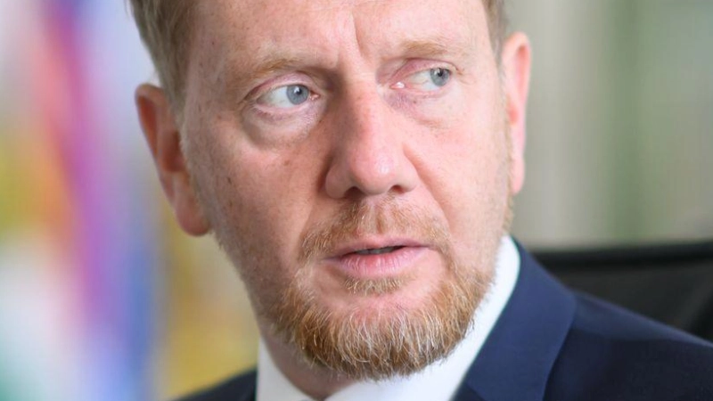 Sachsens Ministerpräsident Kretschmer sagt: „Wir müssen mit jedem reden, der reden will.“ (Foto: Robert Michael/dpa)