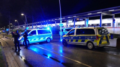 Die Bundespolizei ist am Bahnhof Siegburg/Bonn im Einsatz. (Foto: Marius Fuhrmann/dpa)