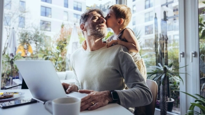 Schwieriger Balanceakt: Wer Kinder hat, ist auf Flexibilität im Job angewiesen. (Foto: Mareen Fischinger/Westend61/dpa-tmn)