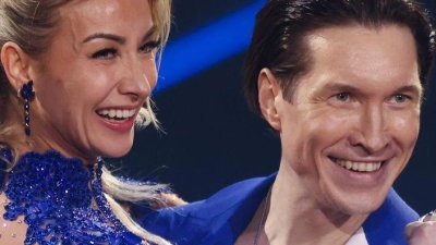 Anna-Carina Woitschack holte sich mit ihrem ersten Tanz im „Let's Dance“-Finale direkt 30 Punkte. (Foto: Rolf Vennenbernd/dpa)