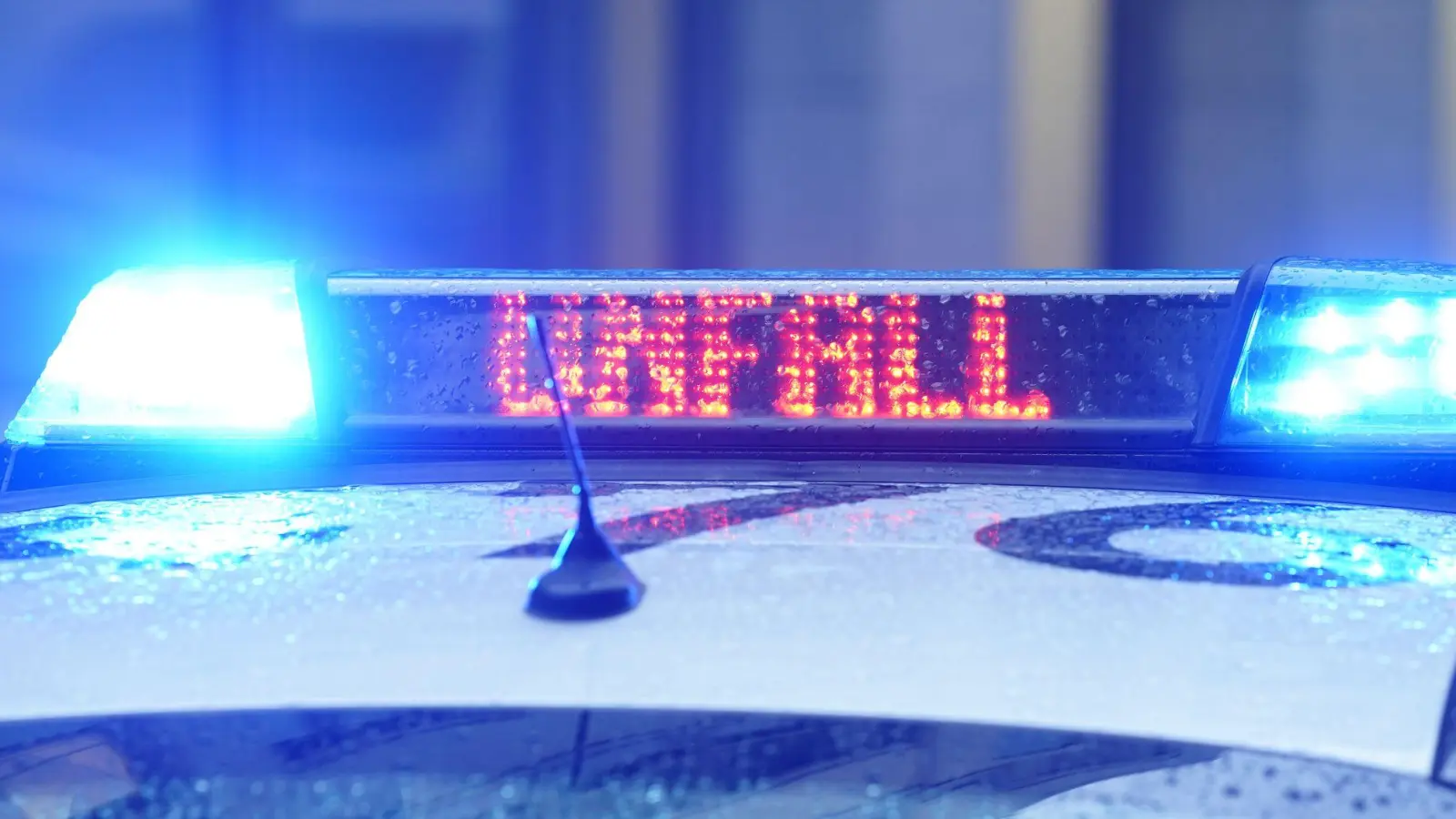 Am Samstagmorgen rücken Kräfte der Polizei zu einem Unfall in einer Bäckerei aus. (Symbolbild) (Foto: Marcus Brandt/dpa)