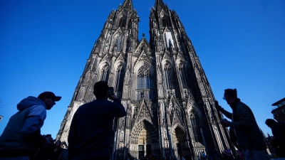 Für Touristen ist der Dom bald nicht mehr gratis zu besichtigen.  (Foto: Henning Kaiser/dpa)