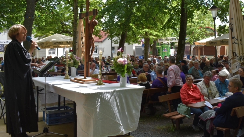 Gottesdienst, Festumzug, Bieranstich und gute Laune: Über eine Woche lang feiern die Neustädterinnen und Neustädter wieder ihre Kirchweih. (Foto: Ute Niephaus )