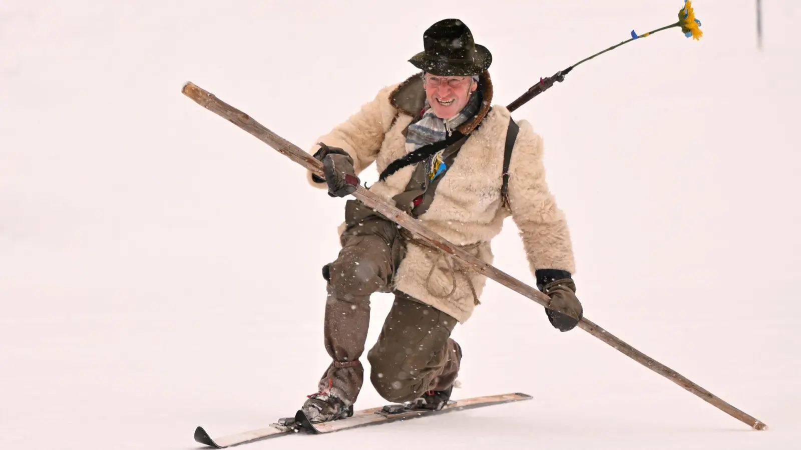 Besondere Herausforderung in diesem Jahr: Es schneite kräftig. (Foto: Uwe Lein/dpa)