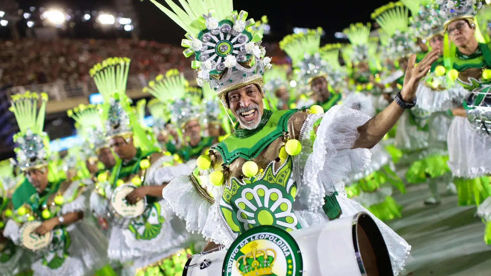 Mitglieder der Sambaschule Imperatriz Leopoldinense im Sambodrom in Rio. (Foto: Fernando Souza/dpa)