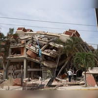 In Venezuela laufen nach schweren Erdbeben die Bergungsarbeiten. Wer die Hilfsorganisationen vor Ort finanziell unterstützen möchte, kann das mit einer Spende tun. (Foto: Stringer/dpa/dpa-tmn)
