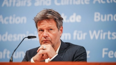 Robert Habeck stellt den OECD-Wirtschaftsbericht und OECD-Umweltprüfbericht im Bundeswirschaftsminsterium vor. (Foto: Kay Nietfeld/dpa)