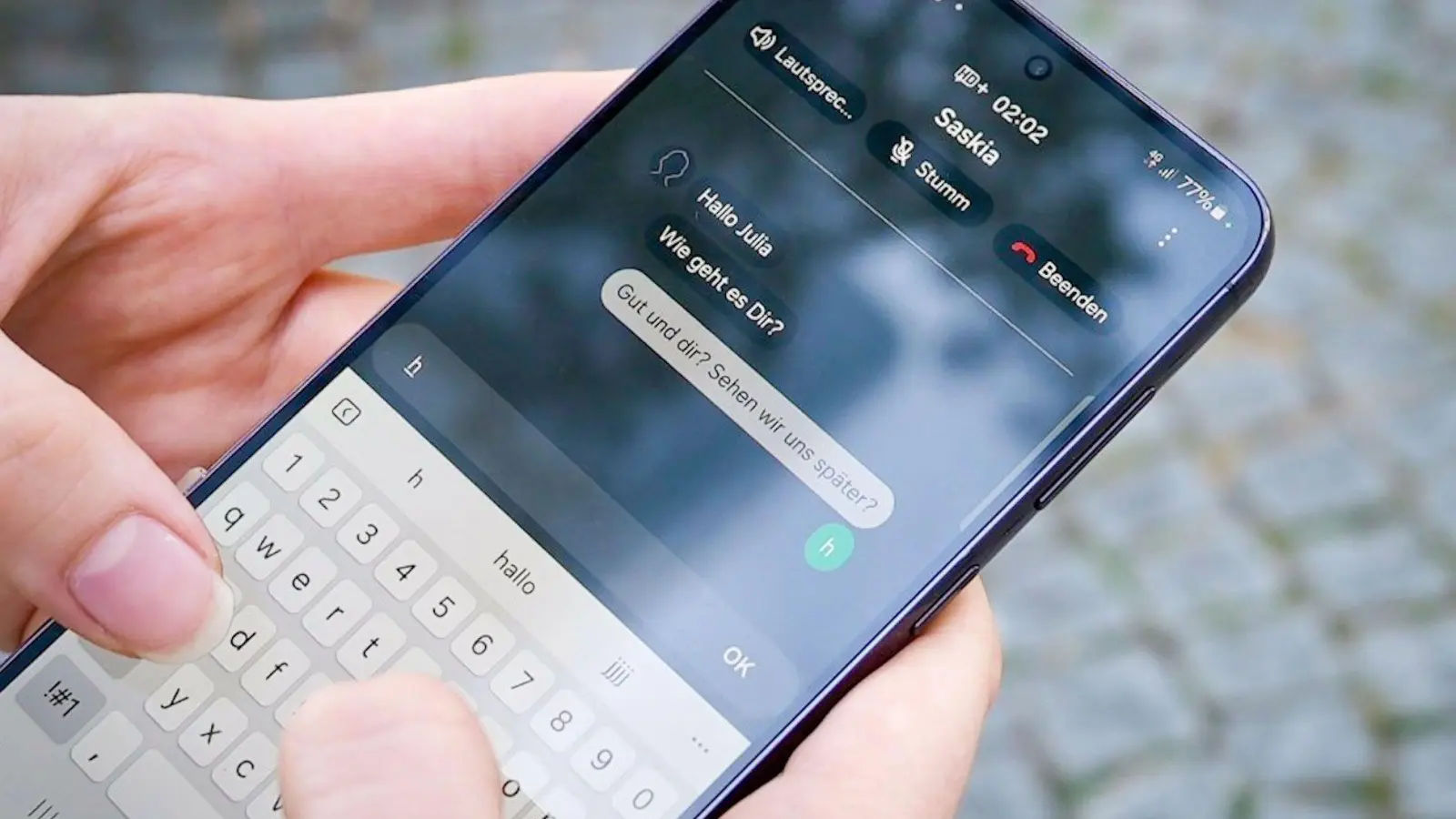 Mobile Barrierefreiheit: Beim Telefonieren einfach live chatten mit Real-Time-Text (RTT). (Foto: O2 Telefónica/dpa-tmn)
