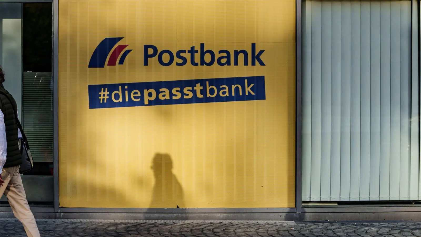 Im Tarifkonflikt bei der Postbank macht Verdi erneut mit Warnstreiks Druck. (Archivbild) (Foto: Andreas Arnold/dpa)