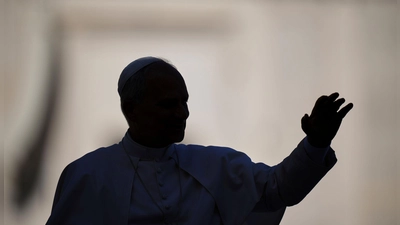 Papst Leo XIV. auf dem Petersplatz. (Foto: Alessandra Tarantino/AP/dpa)