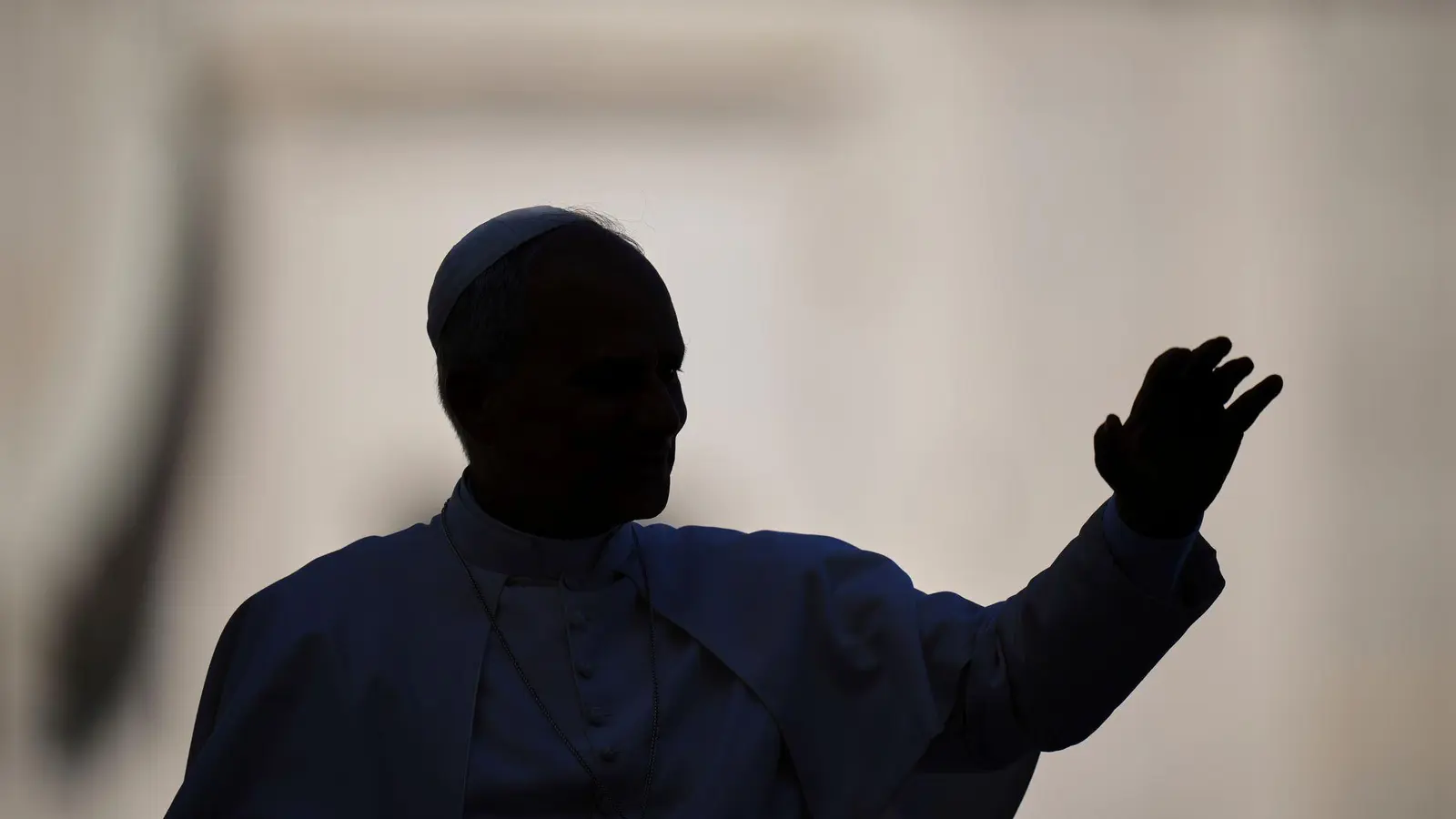 Papst Leo XIV. auf dem Petersplatz. (Foto: Alessandra Tarantino/AP/dpa)