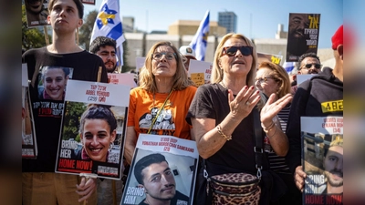 Derzeit werden israelischen Angaben zufolge noch 82 Geiseln im Gazastreifen festgehalten.  (Foto: Ilia Yefimovich/dpa)