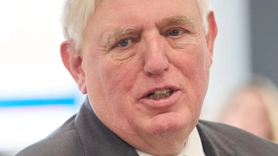 Laumann fordert: ein bisschen mehr Fingerspitzengefühl, bitte. (Archivfoto) (Foto: Bernd Thissen/dpa)