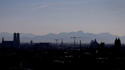 Die Skyline in München ist weitgehend frei von besonders hohen Gebäuden. (Archivbild) (Foto: Karl-Josef Hildenbrand/dpa)