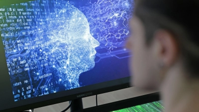 Die Digitalwirtschaft stellt traditionelle Industriezweige mittlerweile deutlich in den Schatten. (Archivbild) (Foto: Matthias Bein/dpa)