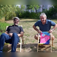 Kreisfachberater Richard Krämer (rechts) verabschiedet sich in den Ruhestand, sein Nachfolger steht schon fest: der Trautskirchener Joris Callens (links). Beide freuen sich bereits auf die Landesgartenschau 2027 in Bad Windsheim. (Foto: Johannes Zimmermann)