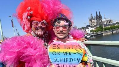 Zum Kölner CSD werden wieder Hunderttausende Menschen erwartet. (Foto: Roberto Pfeil/dpa)